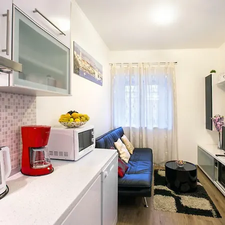 Dora Apartmán *