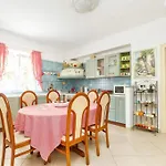 Apartament Dora *