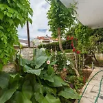 Dora Apartament *