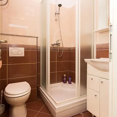 Dora Apartman *