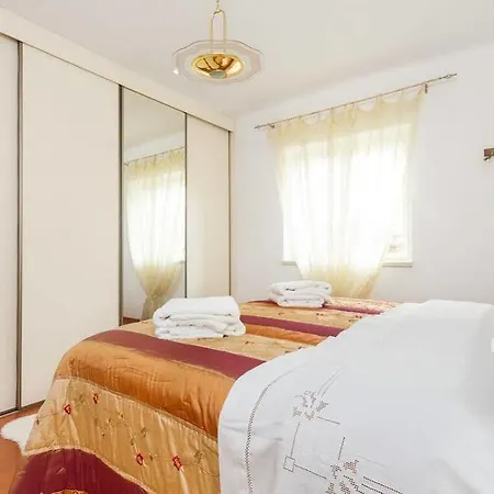 Dora Apartman *